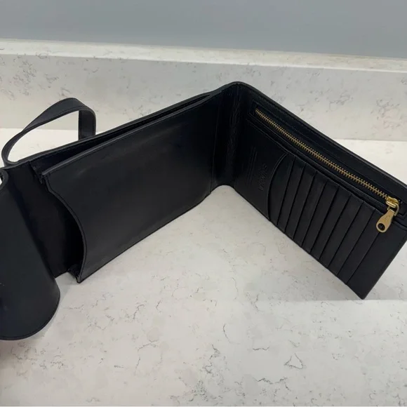 Shinola Little Birdy Wallet Crossbody Bag in black - Picture 11 of 12